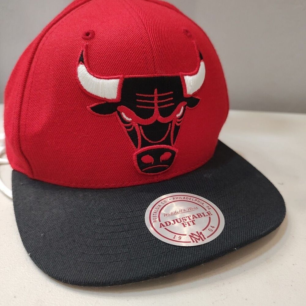 Chicago Bulls Mitchell & Ness Snapback Hat Cap Red and black Embroidered 2013